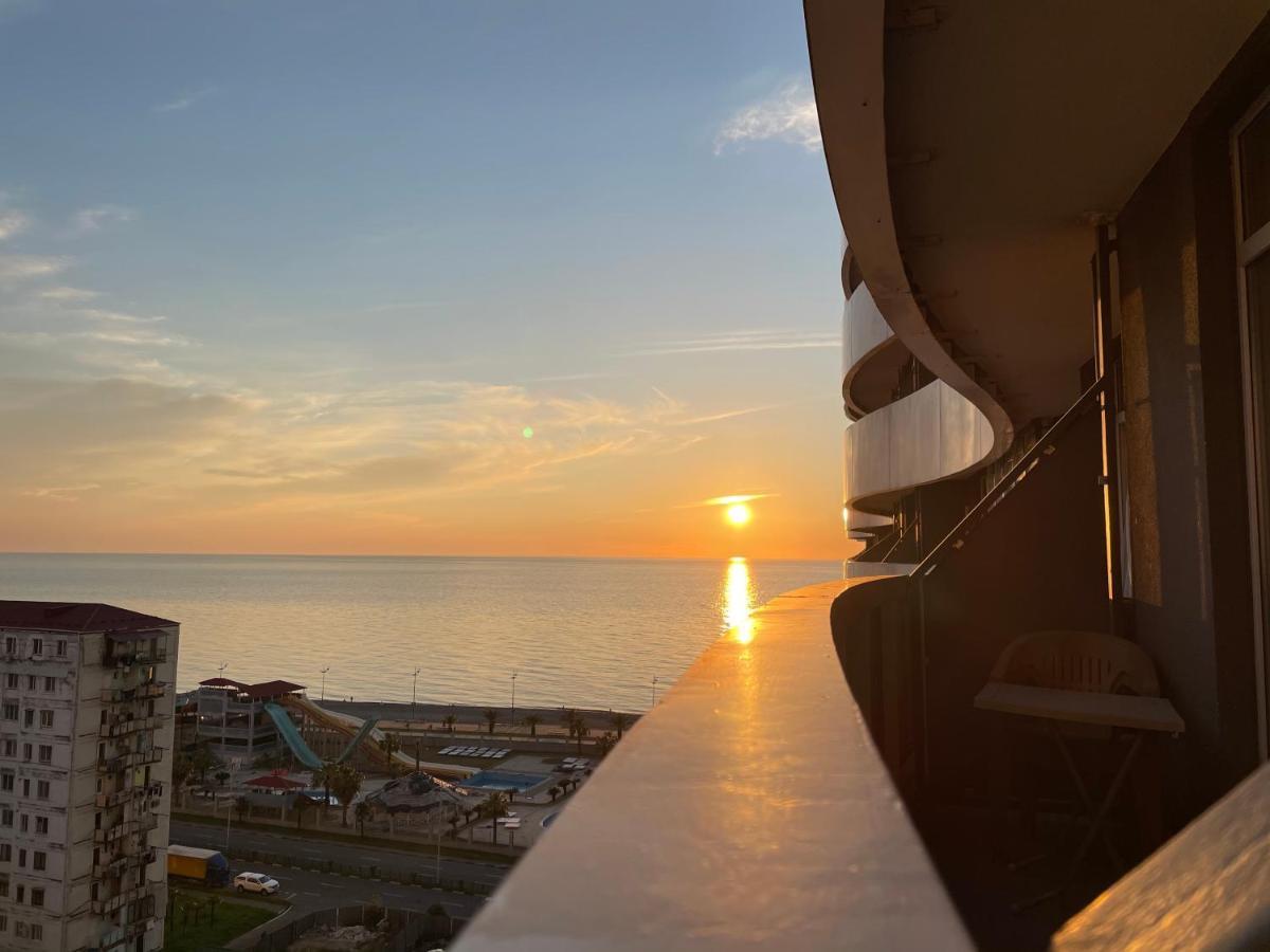 Orbi Residence Sea View Батуми Екстериор снимка